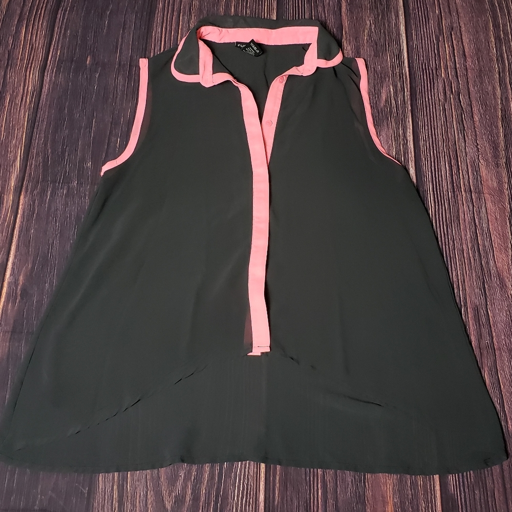Rue21 Women's Sleeveless Sheer Collared Top Small